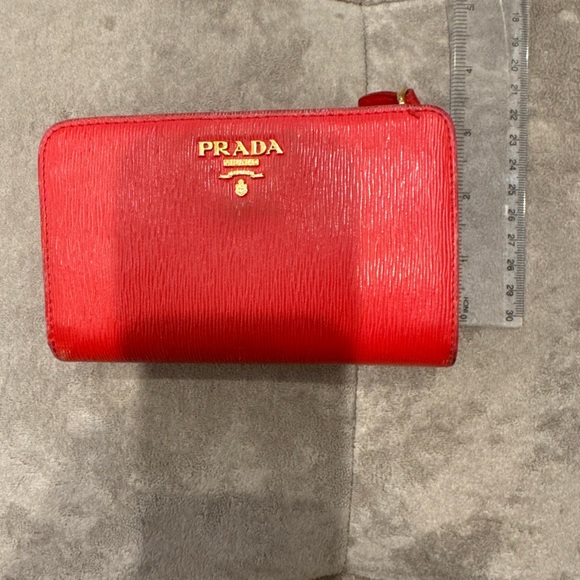 Authentic Prada wallet - Picture 8 of 8